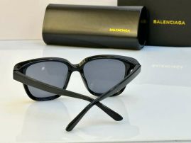 Picture of Balenciga Sunglasses _SKUfw52349900fw